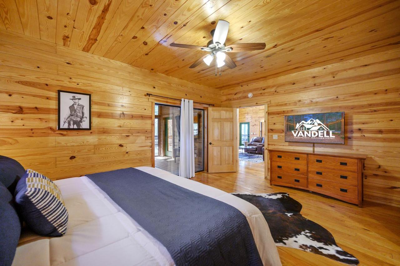 The Eastwood Spacious Retreat With 4 King En-Suites - Hot Tub - Pet-Friendly - Cozy Fire Pit - Prime Location - Multi-Family Broken Bow Buitenkant foto