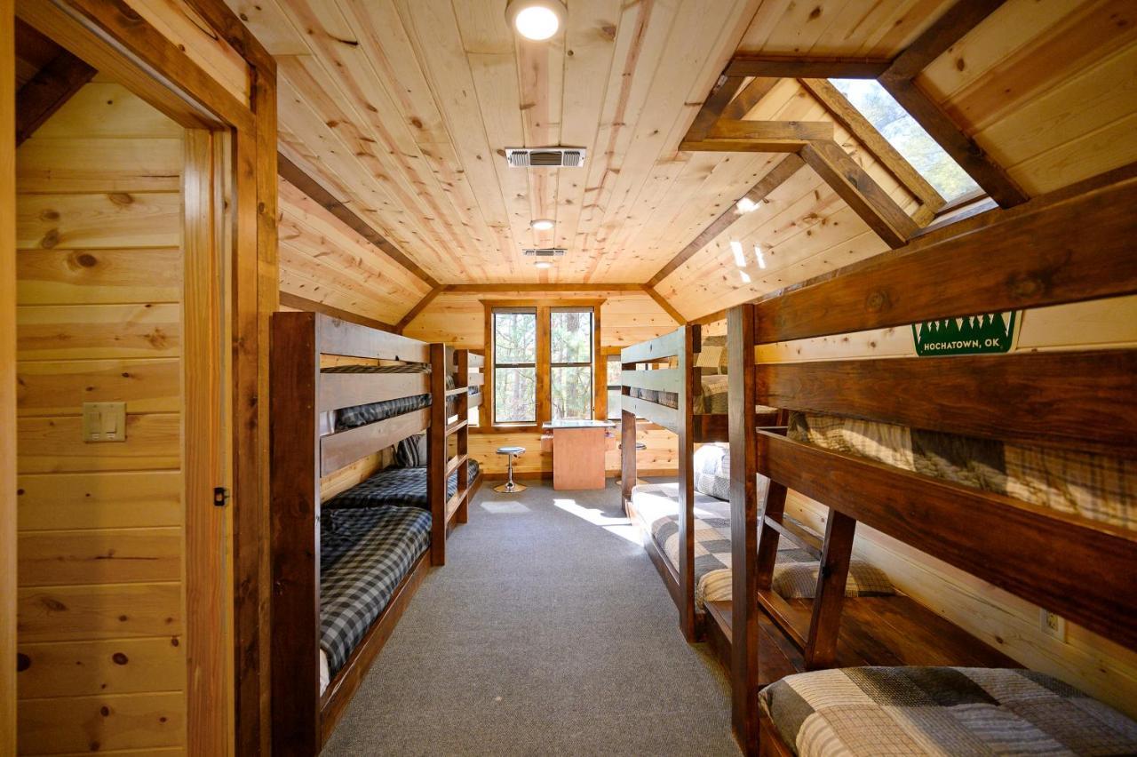 The Eastwood Spacious Retreat With 4 King En-Suites - Hot Tub - Pet-Friendly - Cozy Fire Pit - Prime Location - Multi-Family Broken Bow Buitenkant foto