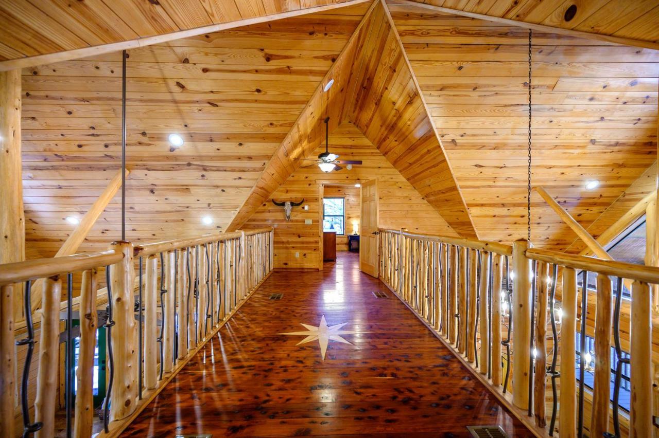 The Eastwood Spacious Retreat With 4 King En-Suites - Hot Tub - Pet-Friendly - Cozy Fire Pit - Prime Location - Multi-Family Broken Bow Buitenkant foto