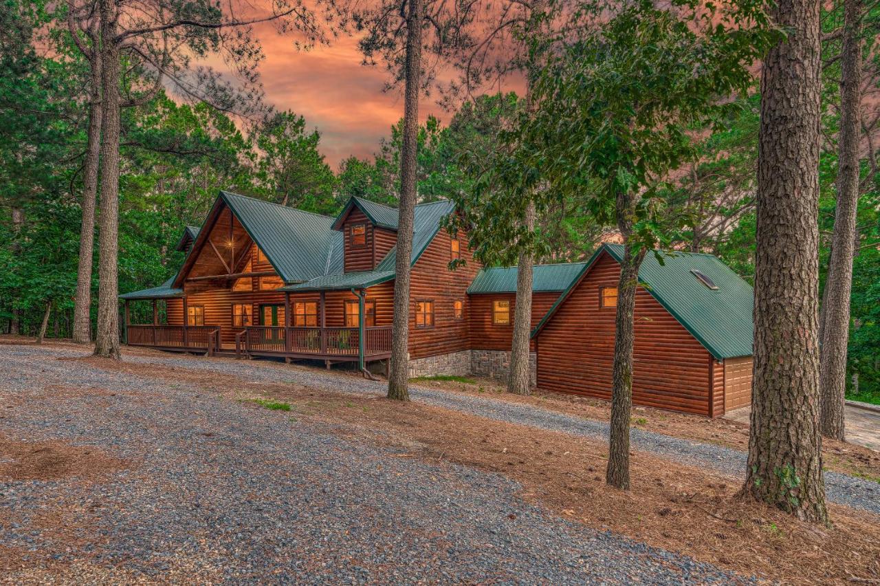The Eastwood Spacious Retreat With 4 King En-Suites - Hot Tub - Pet-Friendly - Cozy Fire Pit - Prime Location - Multi-Family Broken Bow Buitenkant foto