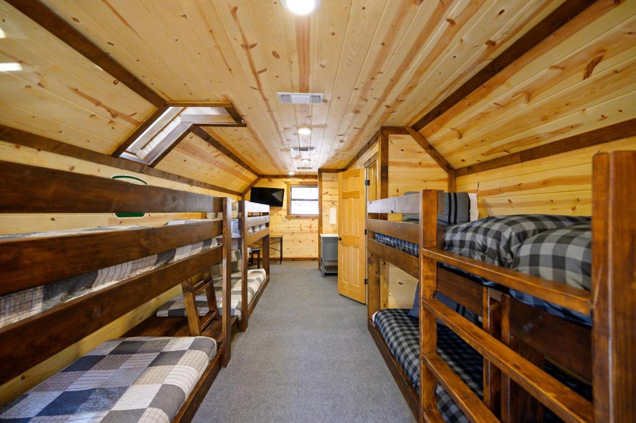 The Eastwood Spacious Retreat With 4 King En-Suites - Hot Tub - Pet-Friendly - Cozy Fire Pit - Prime Location - Multi-Family Broken Bow Buitenkant foto