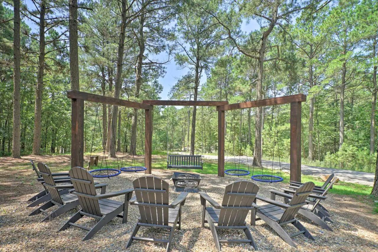The Eastwood Spacious Retreat With 4 King En-Suites - Hot Tub - Pet-Friendly - Cozy Fire Pit - Prime Location - Multi-Family Broken Bow Buitenkant foto