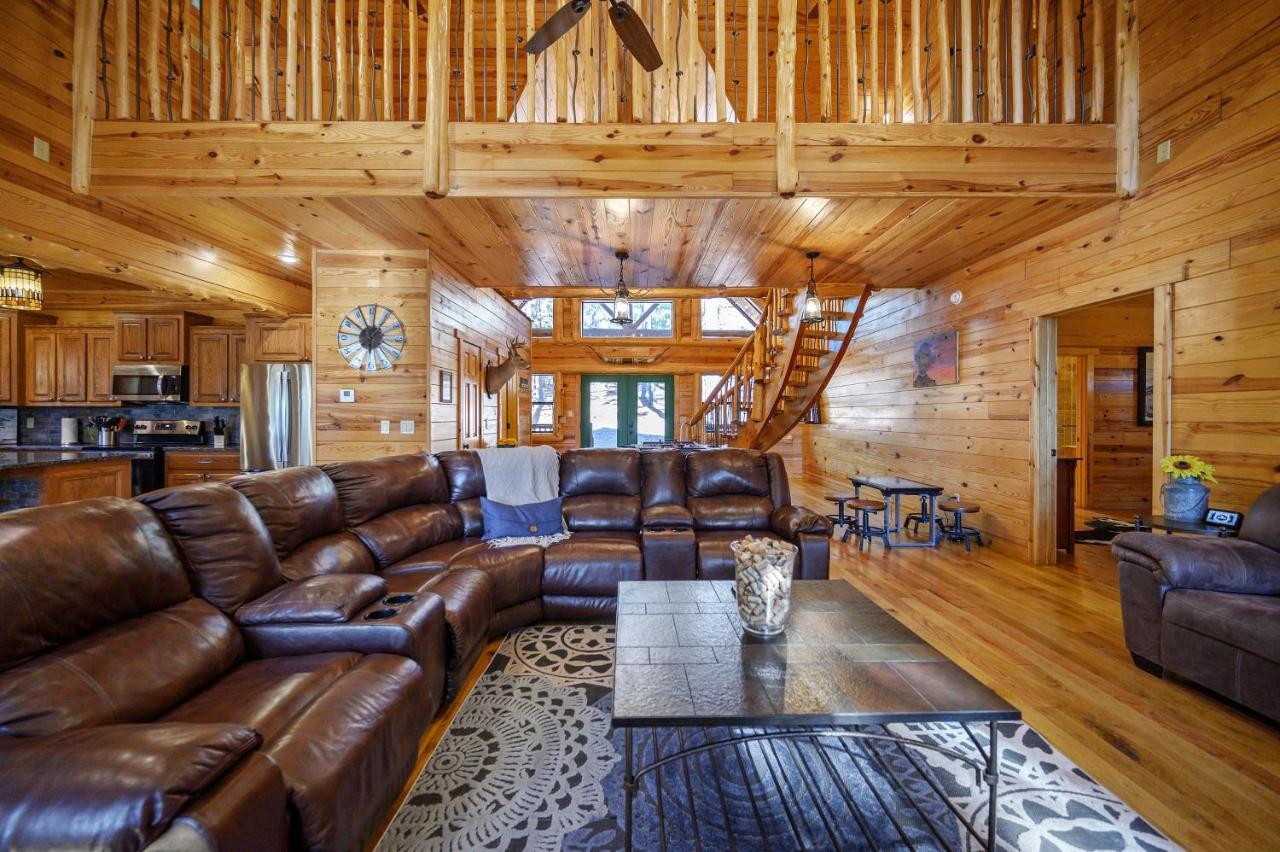 The Eastwood Spacious Retreat With 4 King En-Suites - Hot Tub - Pet-Friendly - Cozy Fire Pit - Prime Location - Multi-Family Broken Bow Buitenkant foto