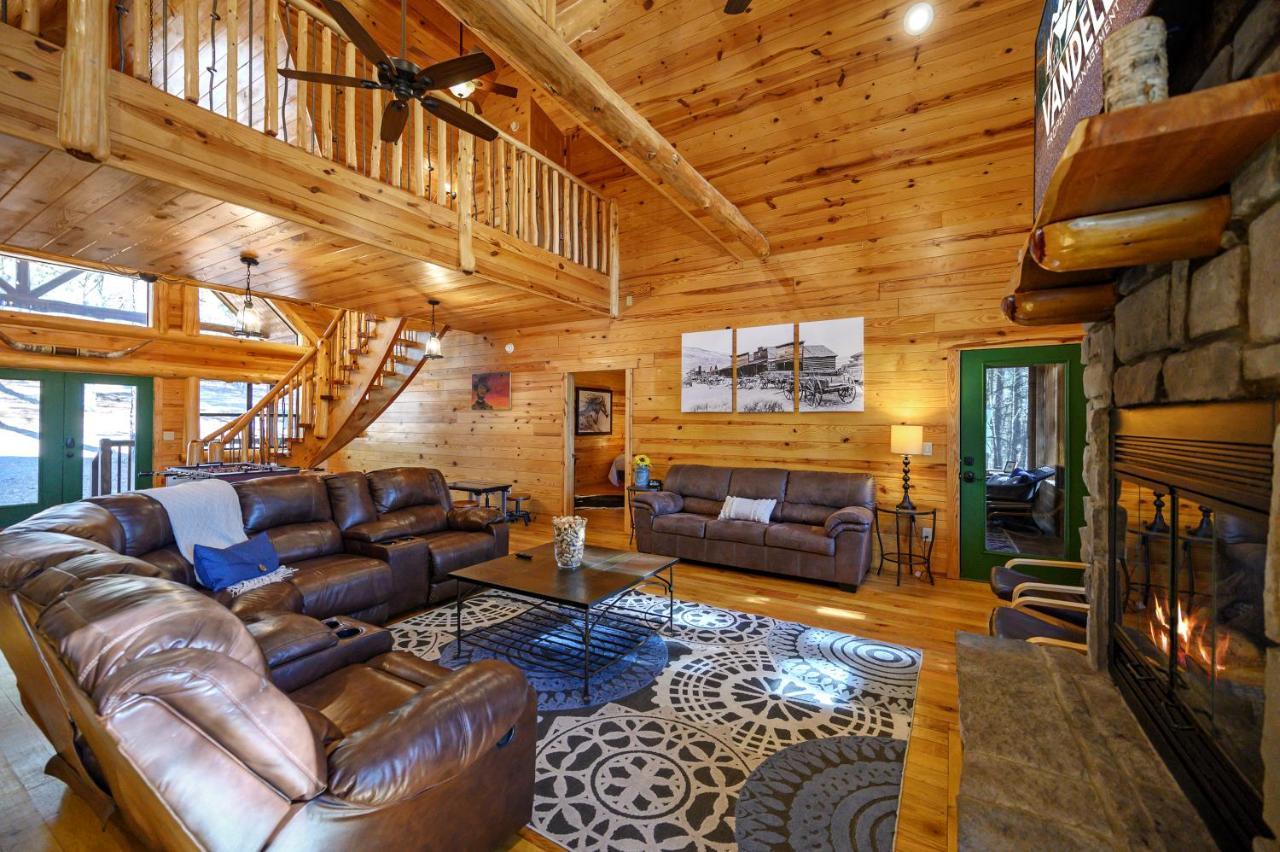 The Eastwood Spacious Retreat With 4 King En-Suites - Hot Tub - Pet-Friendly - Cozy Fire Pit - Prime Location - Multi-Family Broken Bow Buitenkant foto
