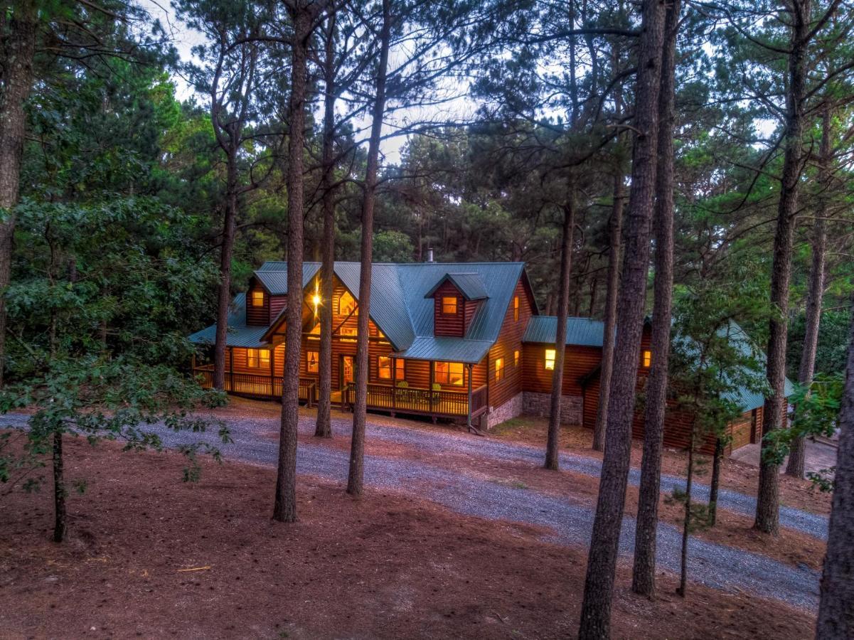 The Eastwood Spacious Retreat With 4 King En-Suites - Hot Tub - Pet-Friendly - Cozy Fire Pit - Prime Location - Multi-Family Broken Bow Buitenkant foto