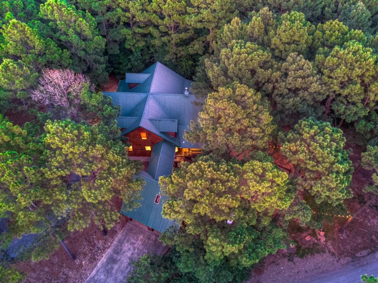 The Eastwood Spacious Retreat With 4 King En-Suites - Hot Tub - Pet-Friendly - Cozy Fire Pit - Prime Location - Multi-Family Broken Bow Buitenkant foto