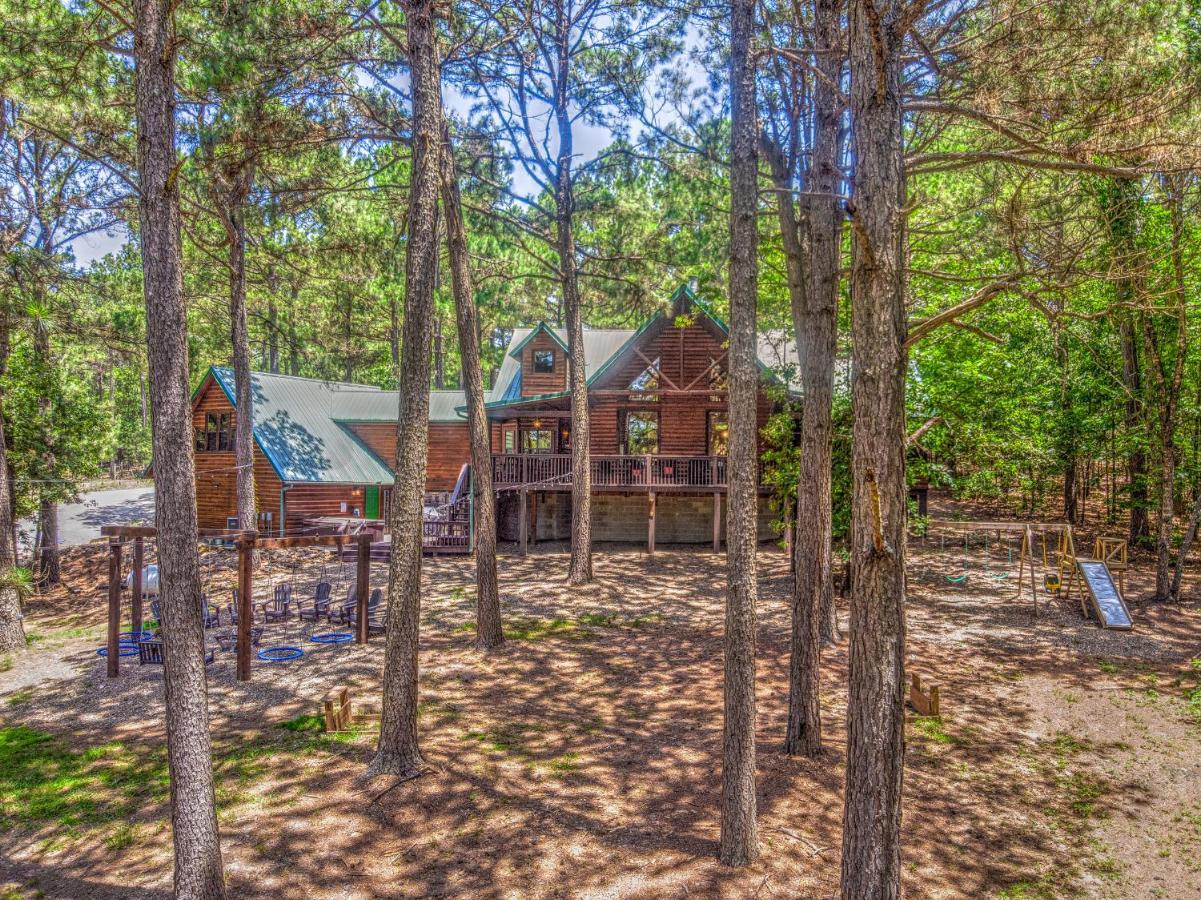 The Eastwood Spacious Retreat With 4 King En-Suites - Hot Tub - Pet-Friendly - Cozy Fire Pit - Prime Location - Multi-Family Broken Bow Buitenkant foto
